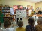 Pszczółki w bibliotece
