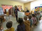 Pszczółki w bibliotece